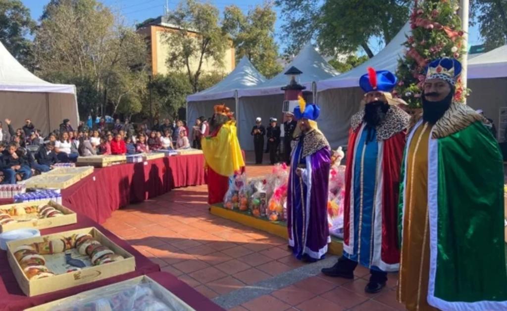 Festejan 200 niños del DIF la llegada de los Reyes Magos