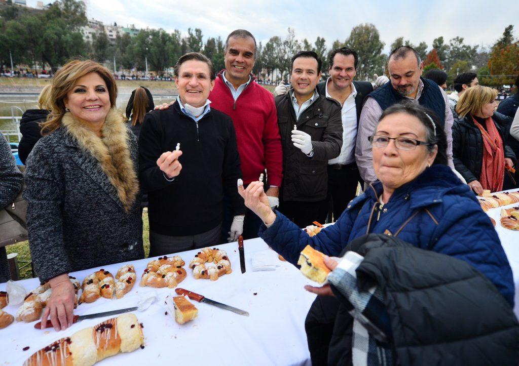 Clausuran Festival Navideño en Familia con rosca de Reyes