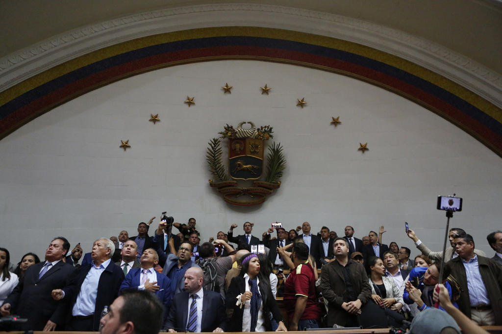 Oposición vuelve a investir a Guaidó como presidente interino de Venezuela