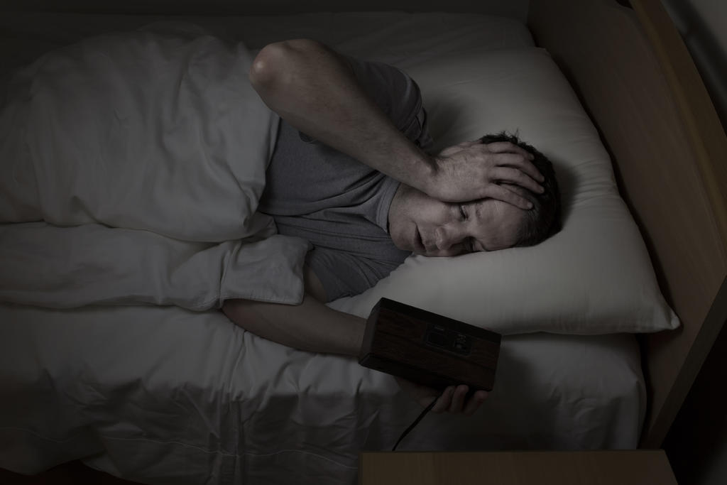 ¿Cómo afecta el insomnio en el rendimiento y tu cerebro?
