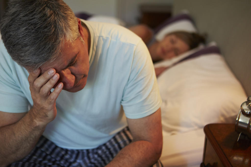 Insomnio podría causar Alzheimer: estudio