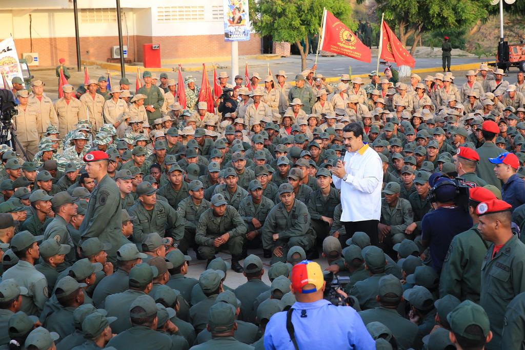 Anuncia Maduro ejercicios militares para febrero