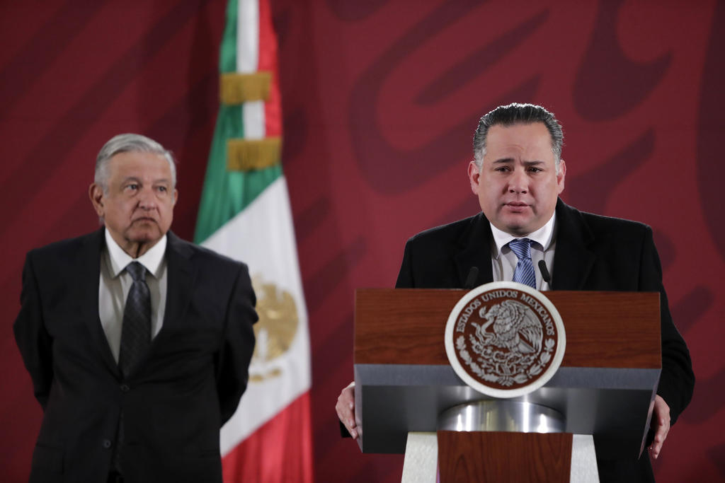 Asegura AMLO que Santiago Nieto 'no hace nada sin consultarlo' con él