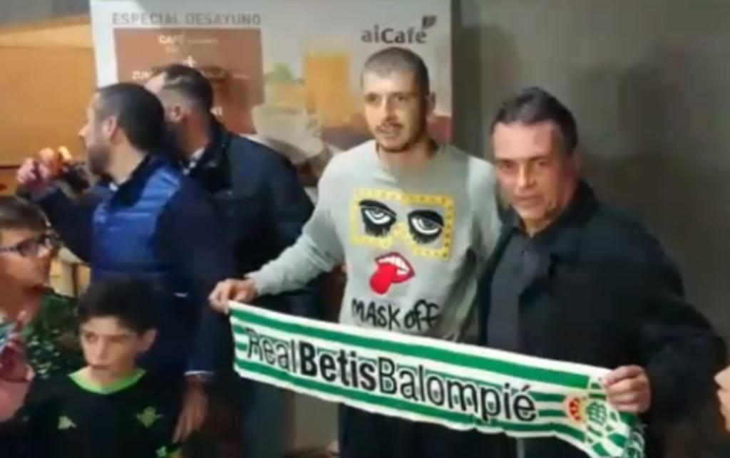 Guido Rodríguez llega a España para incorporarse al Real Betis