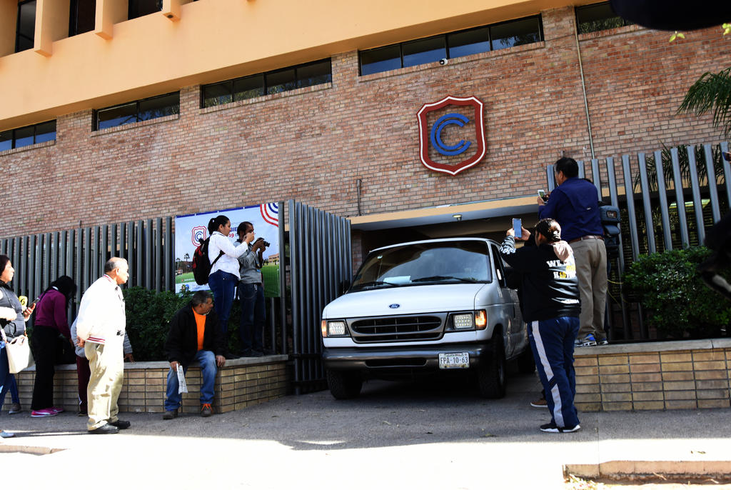 Ordena UIF congelar cuentas a abuelo de menor de colegio de Torreón