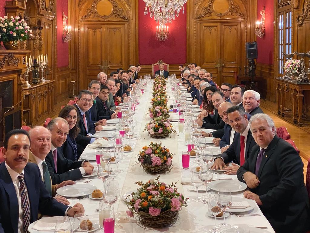 AMLO celebra comida en Palacio Nacional con gobernadores