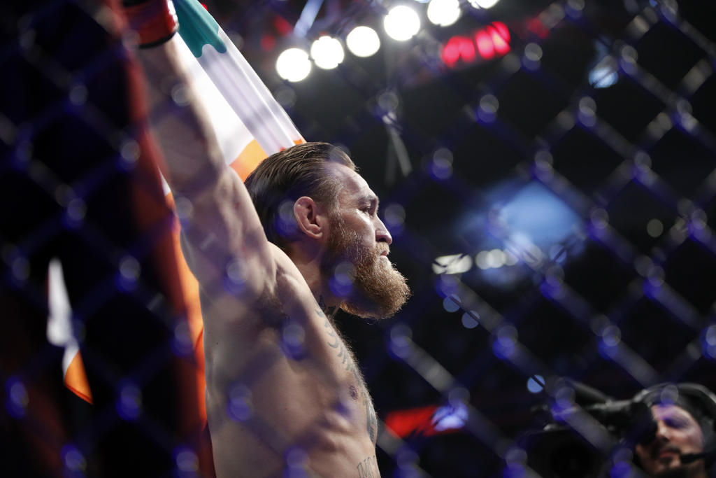 Conor McGregor vuelve a la UFC y tumba a Donald Cerrone en 40 segundos
