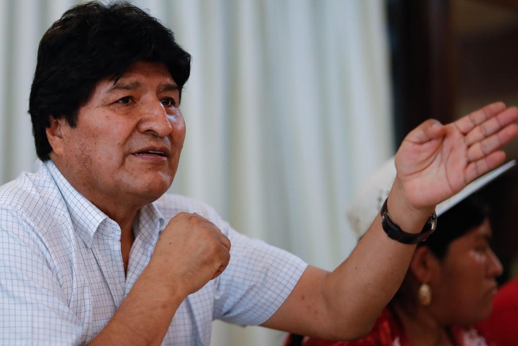 Celebra Evo Morales reunión para designar a candidatos a gobierno boliviano