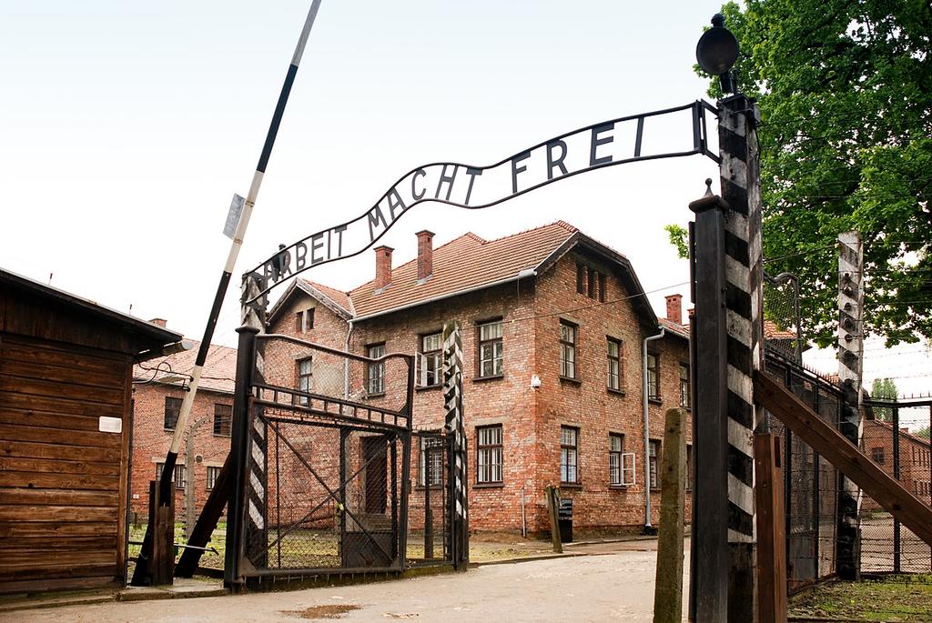 Exposición conmemora en la ONU los 75 años de la liberación de Auschwitz