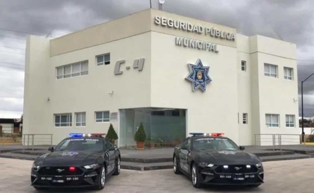 San Miguel de Allende adquiere autos Mustang para patrullas