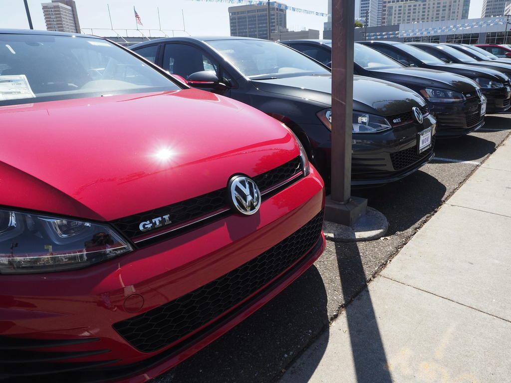 Importó Volkswagen 130 mil autos con deficiencias ambientales a Canadá