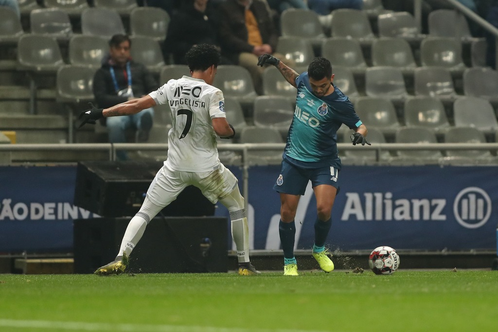 'Tecatito' pone pase de gol y Porto va a la final