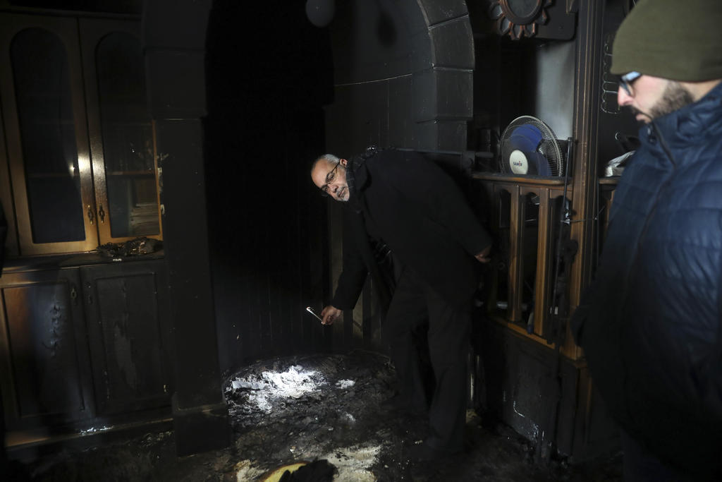 Vándalos prenden fuego a una mezquita en Jerusalén Este