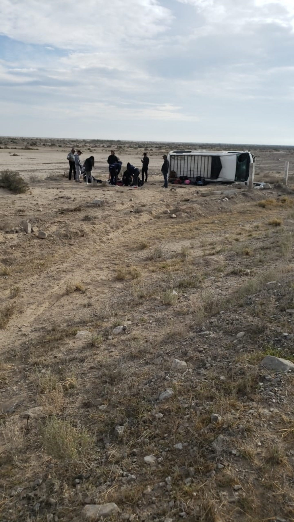 Aparatosa volcadura sobre la carretera Torreón-Saltillo deja cuatro lesionados