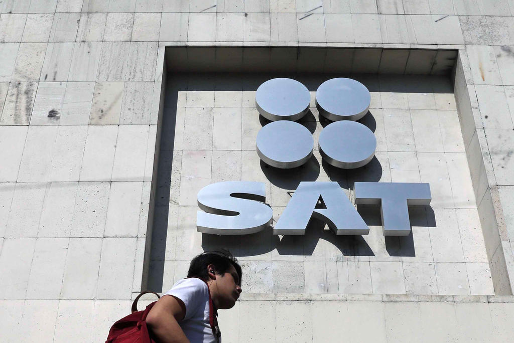 Bancos, CFE y Telmex deberán entregar datos de clientes al SAT