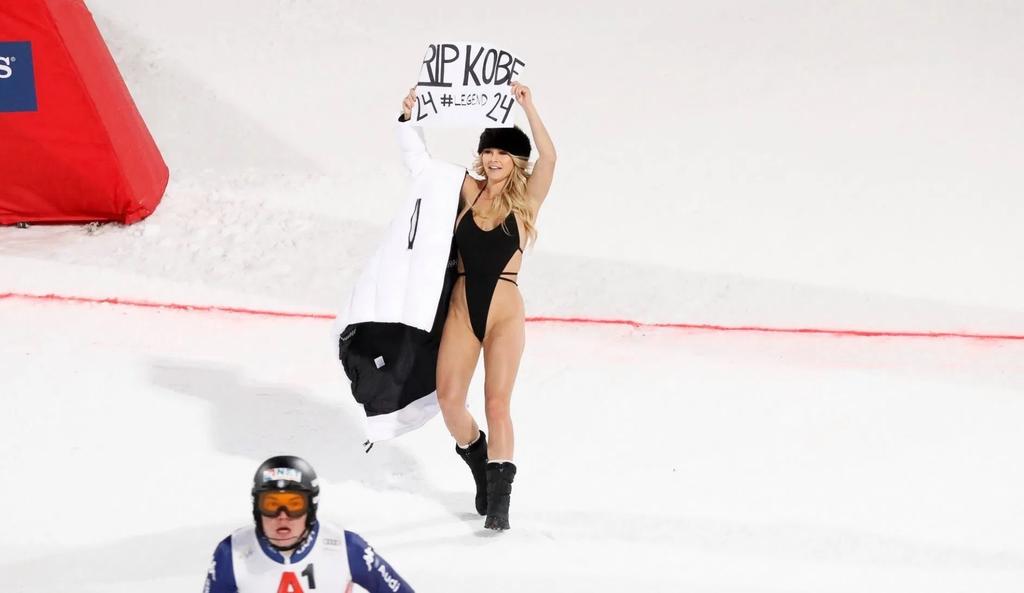 VIRAL: Modelo en bikini irrumpe en competencia de esquí para rendir tributo a Kobe Bryant