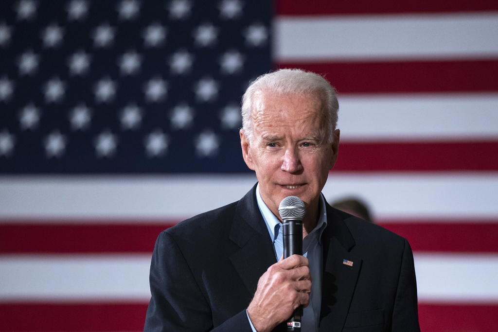 Busca Biden avanzar mientras lidia con ataques los republicanos