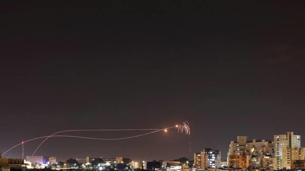 Palestinos lanzan cohetes desde Gaza hacia Israel y aumentan las tensiones