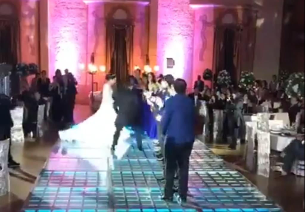 VIDEO: Pareja celebra su boda con el himno de la Liga MX