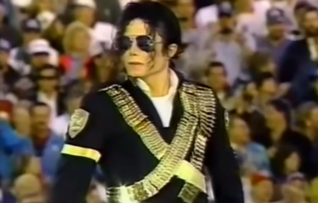 Recuerdan en redes el show de medio tiempo de Michael Jackson en el Super Bowl