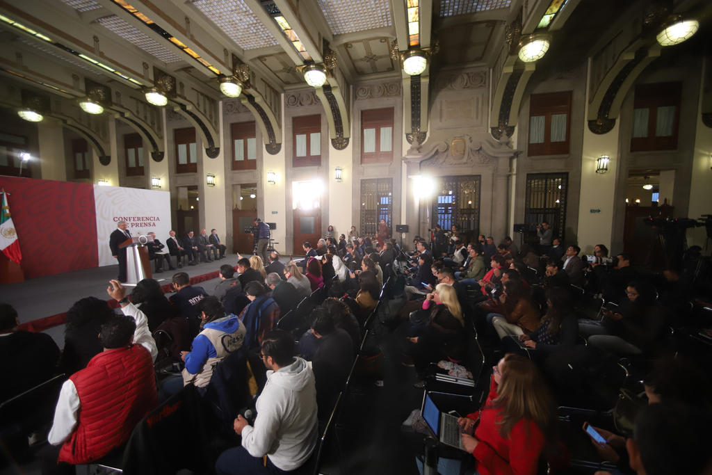 Tendrá Obrador reunión con gobernadores panistas