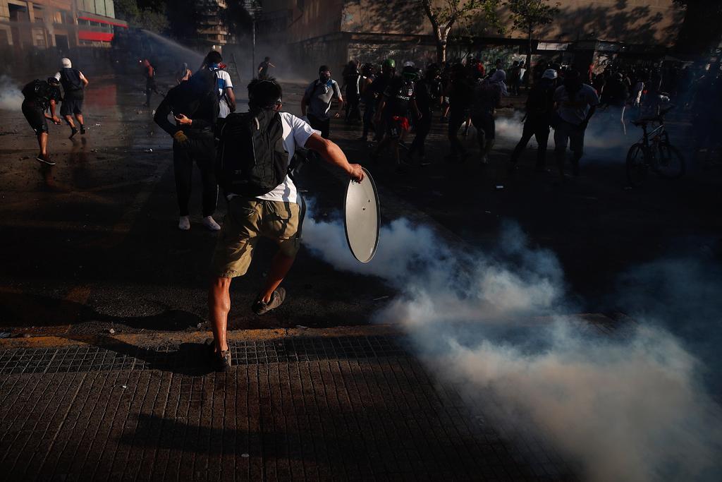 Rechaza Senado chileno inhabilitar al gobernador de Santiago por protestas