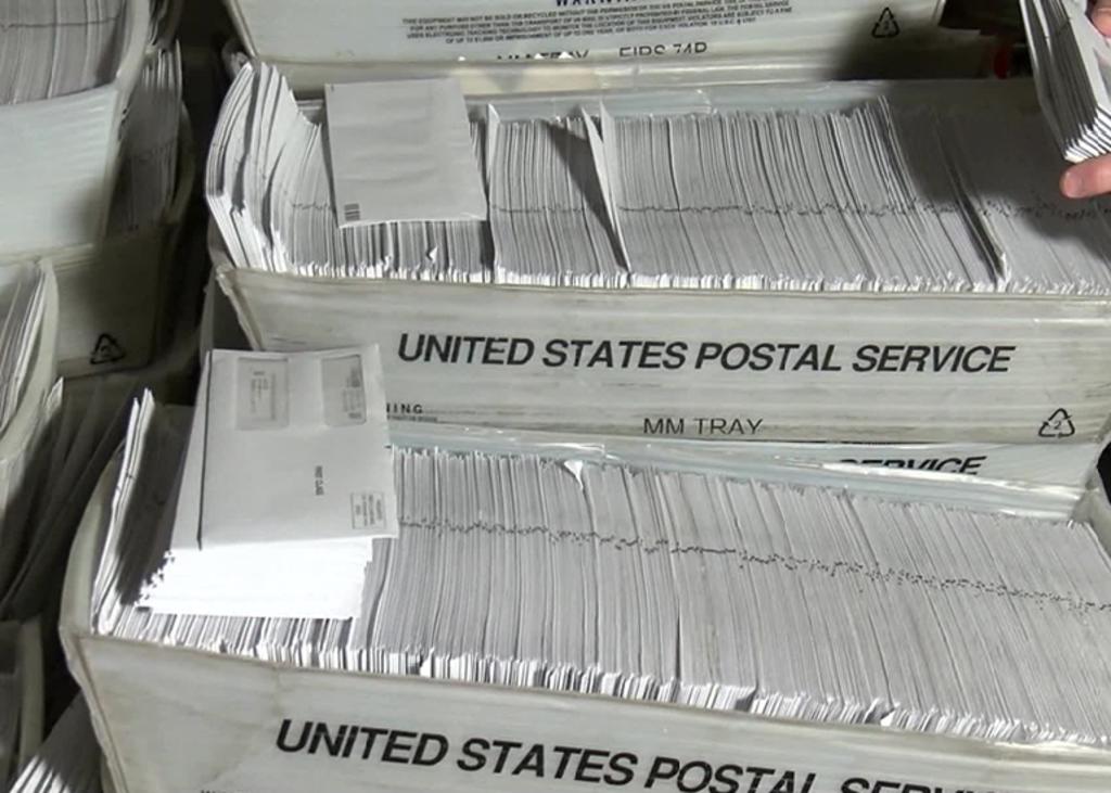 Pareja recibe 55 mil cartas duplicadas por correo postal