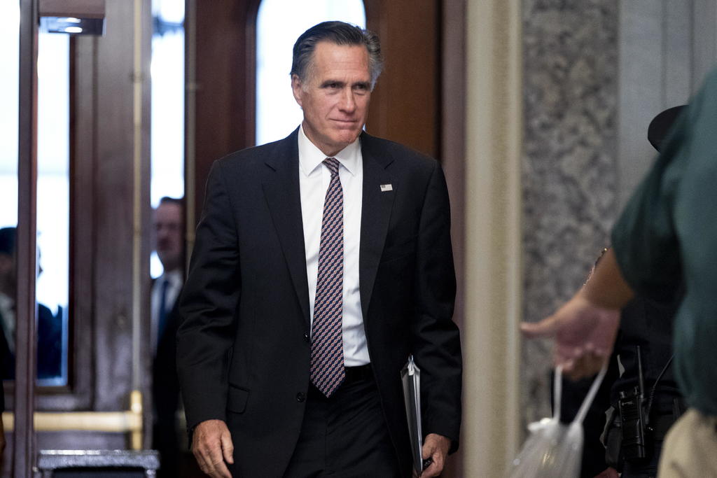 Romney, primer republicano en votar contra Trump en juicio político