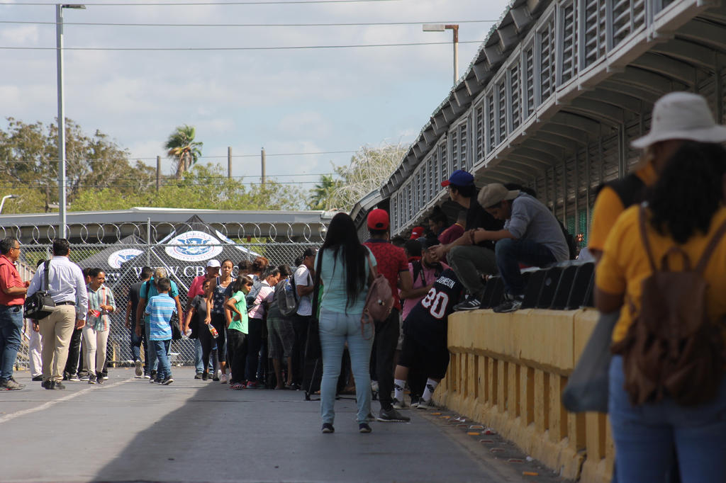 Refugiados reciben más de 100 certificados de educación básica en México