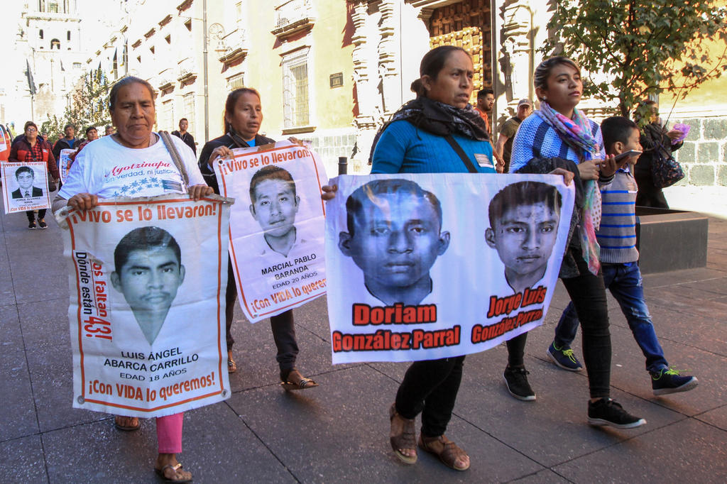 Pide AMLO a Zaldívar y Gertz sumarse a reuniones sobre Ayotzinapa