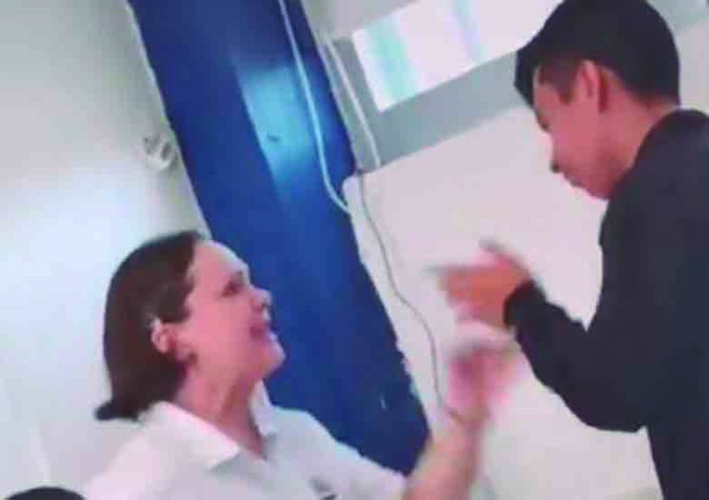 'Ya me cansé de ti'; maestra confronta a alumno tras supuesto maltrato