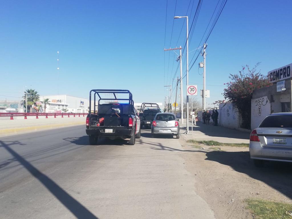 Genera fuerte movilización policiaca hallazgo de hombre golpeado en Torreón
