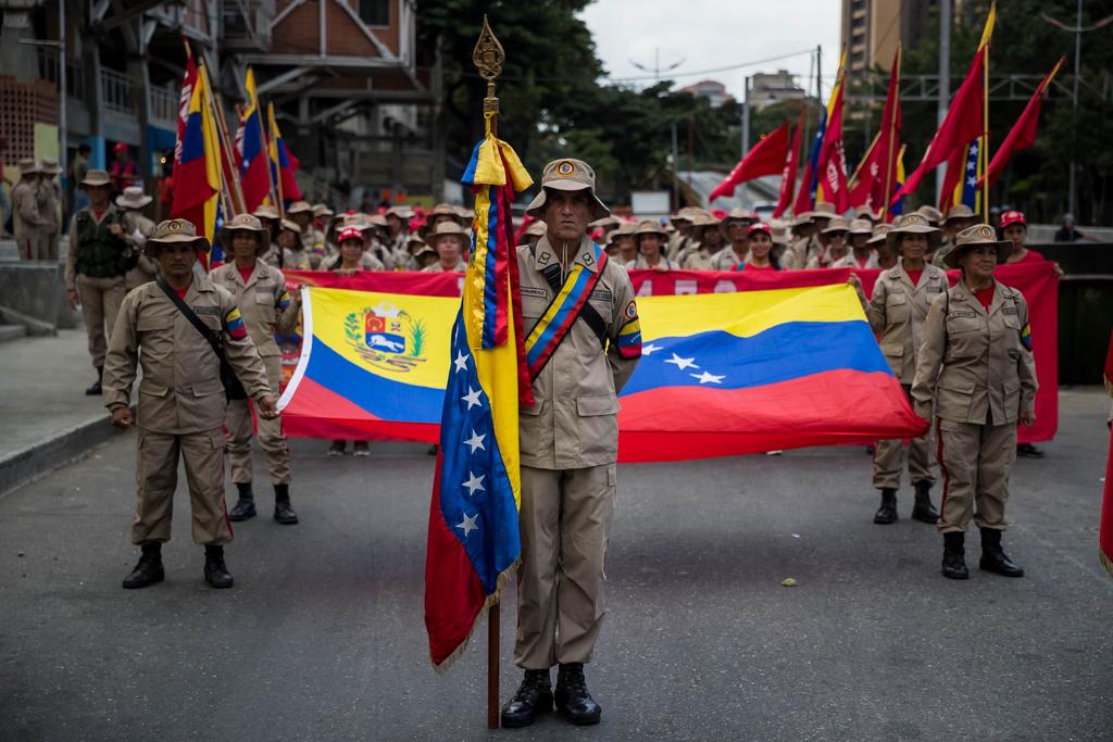 Milicianos, los ojos y las manos de Maduro para preservar el chavismo