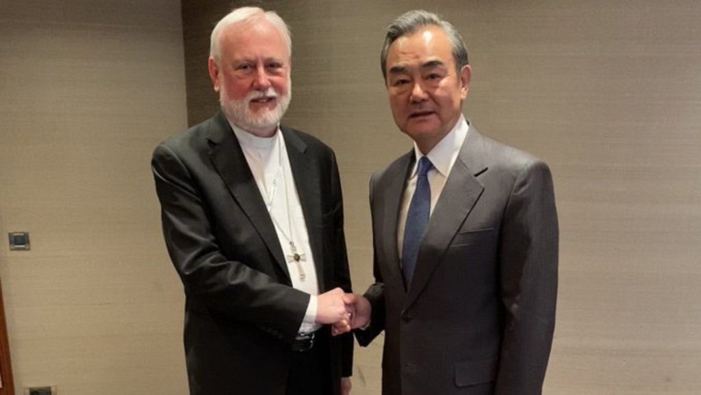 Revelan detalles de encuentro histórico entre ministros de China y el Vaticano