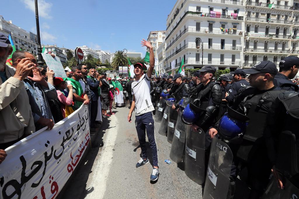 En el primer año de protestas, AI denuncia la represión del régimen argelino