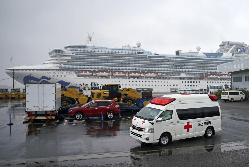 Mueren dos personas más por coronavirus; eran pasajeros en crucero en Japón
