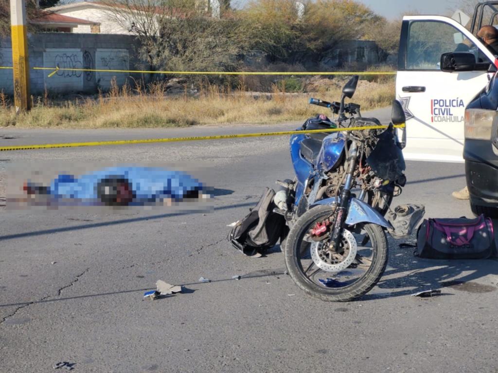 Muere motociclista tras impactarse contra camioneta en Torreón