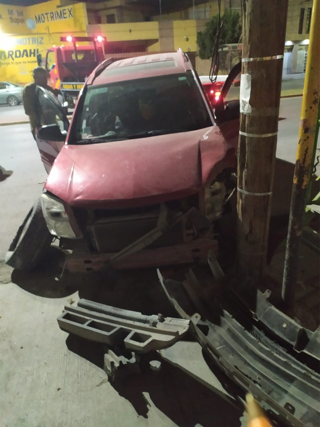 Conductor alcoholizado se impacta en dos autos en Torreón