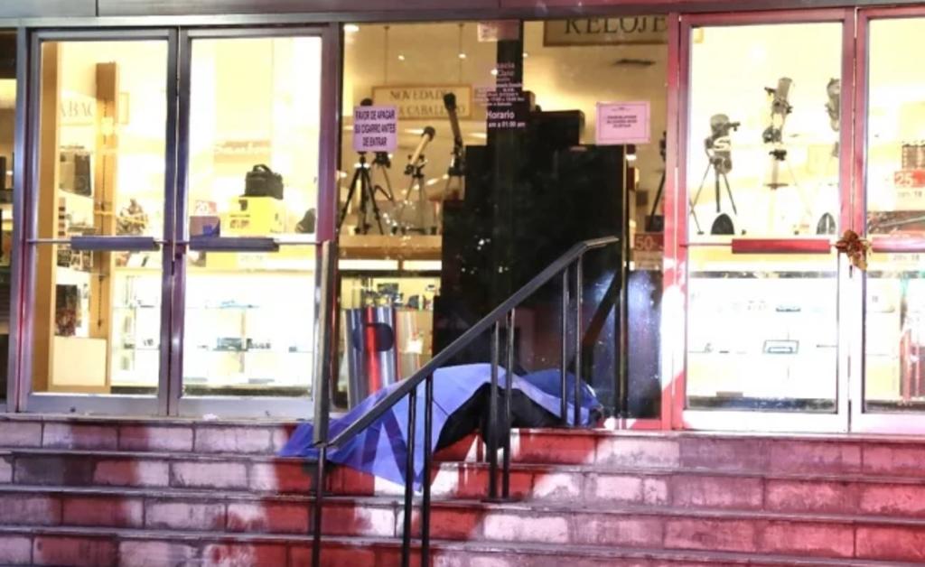 Asesinan a gerente de tienda tras asalto en CDMX