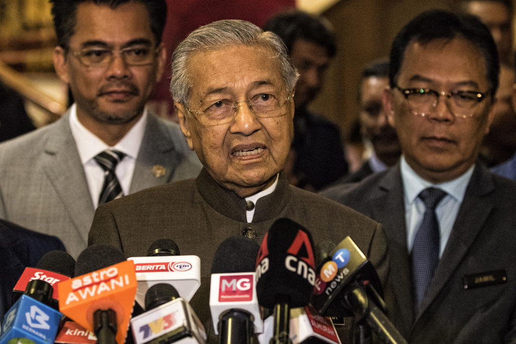 Dimite el primer ministro de Malasia tras tensiones en la coalición gobernante