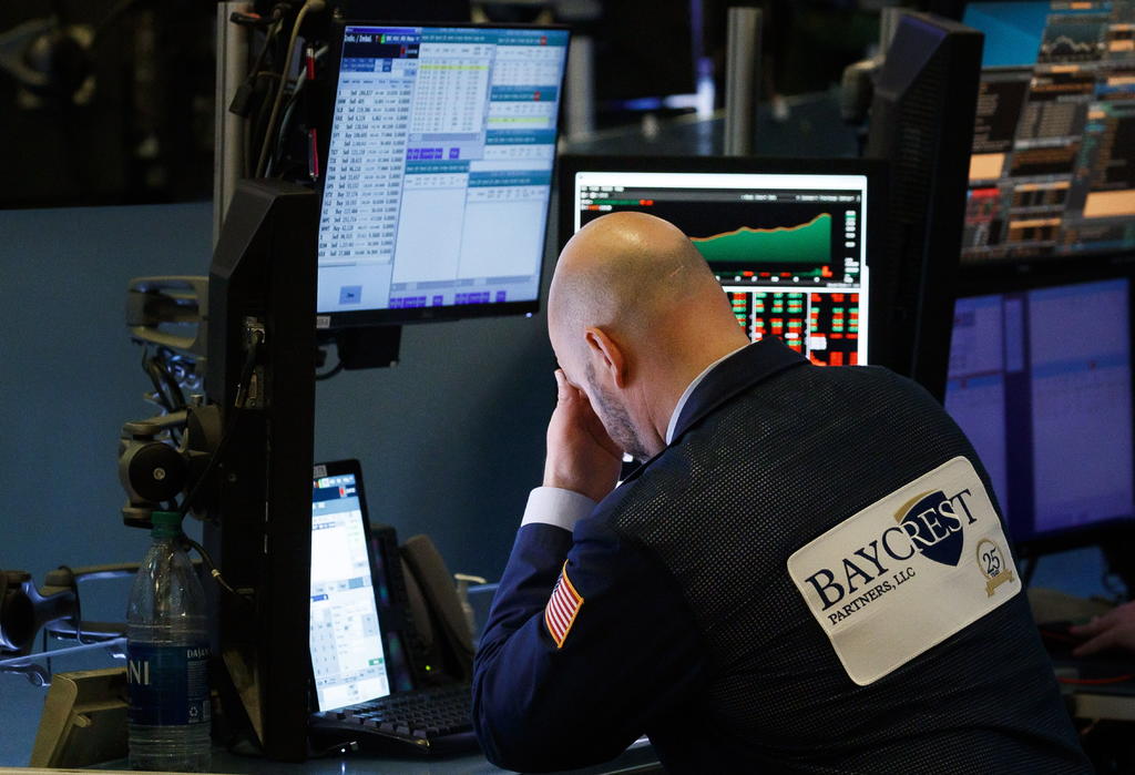 Wall Street se desploma por el coronavirus; Dow Jones pierde un 3.56 %