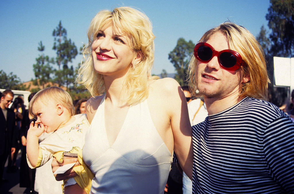 Courtney Love recuerda a Kurt Cobain con foto de aniversario de bodas