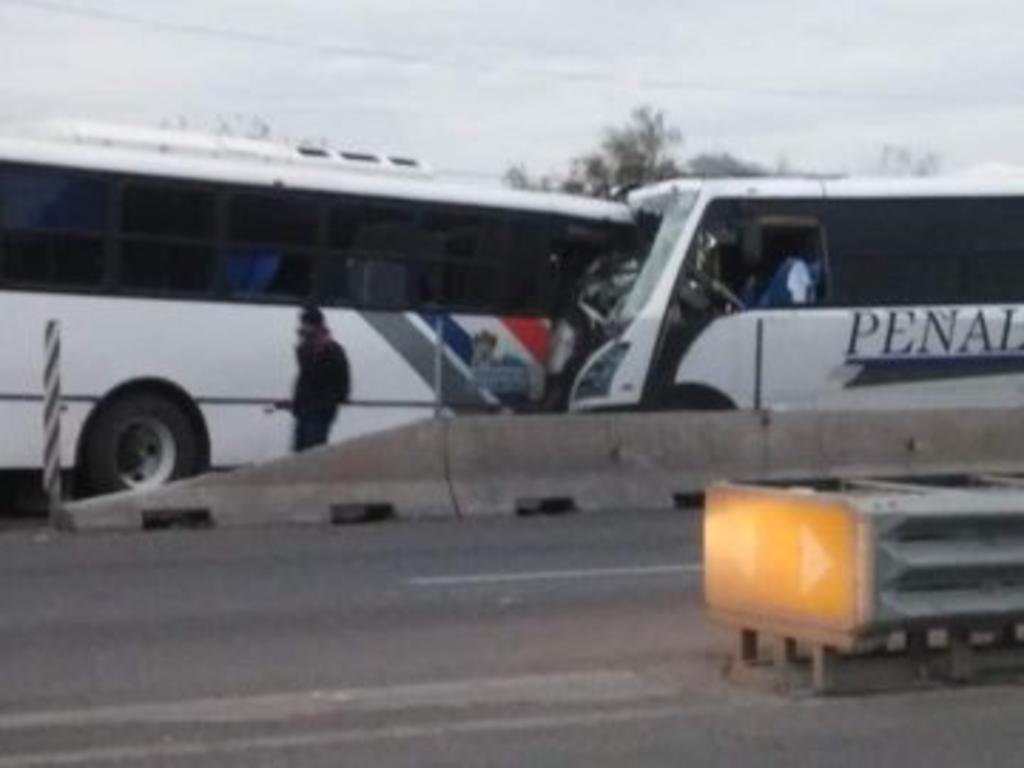 Choque de camiones deja 18 heridos en Monterrey