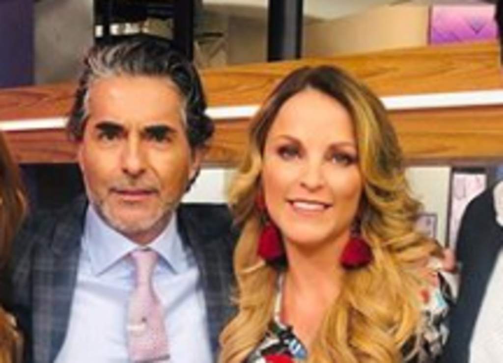 Raúl Araiza confirma romance con participante del programa Hoy
