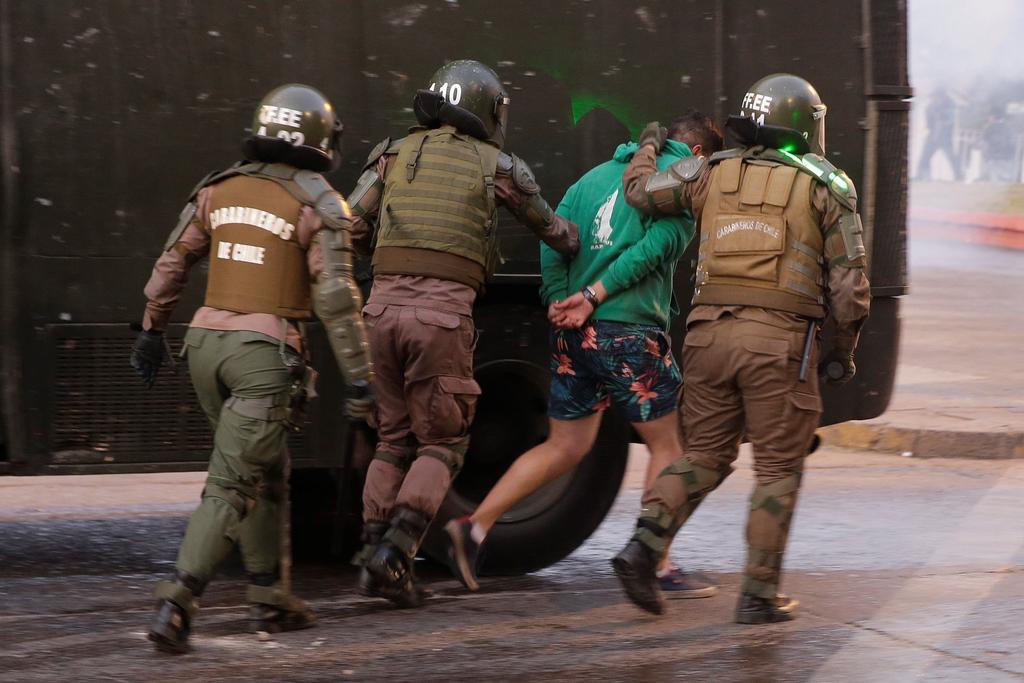 Detienen a más de 280 personas durante protestas en Chile