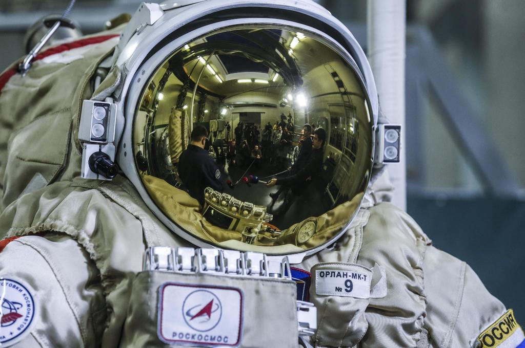 En el espacio no hay ni mujeres ni hombres, todos son cosmonautas: CPC