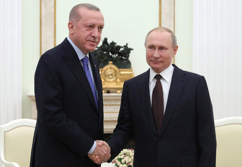 Acuerdan Rusia y Turquía un alto el fuego en Idlib