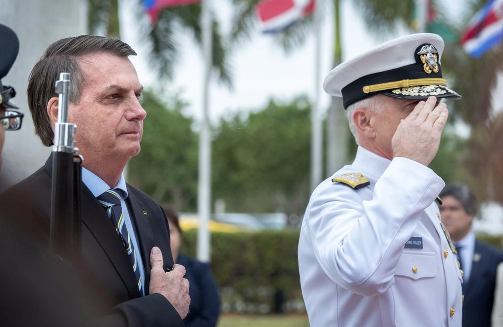 Fortalece Bolsonaro alianza militar con EUA
