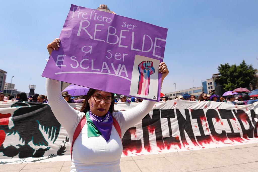 Se concentran cientos de mujeres para marcha contra violencia en CDMX