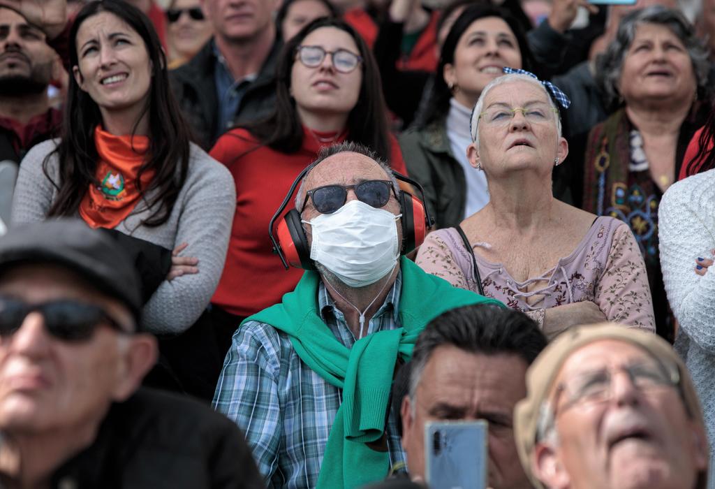 Aumentan a tres mil 988 las muertes por COVID-19 en el mundo